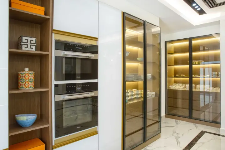 Real Estate - Furnished - WalkThru Media