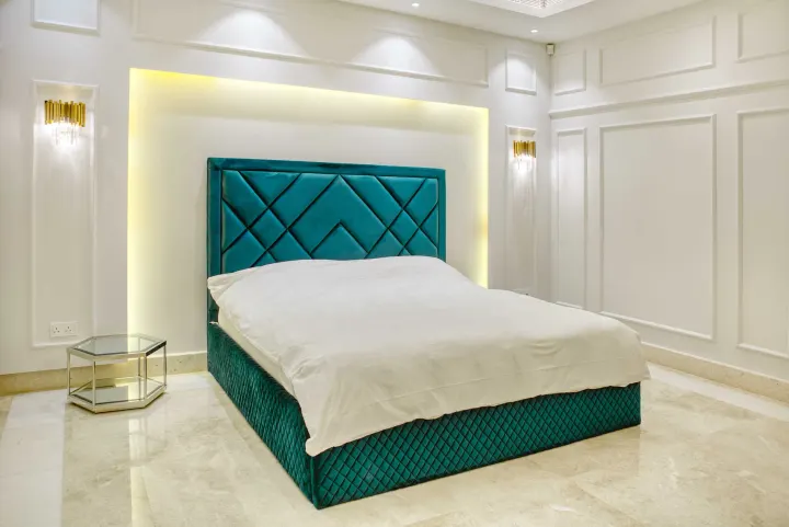 Real Estate - Furnished - WalkThru Media
