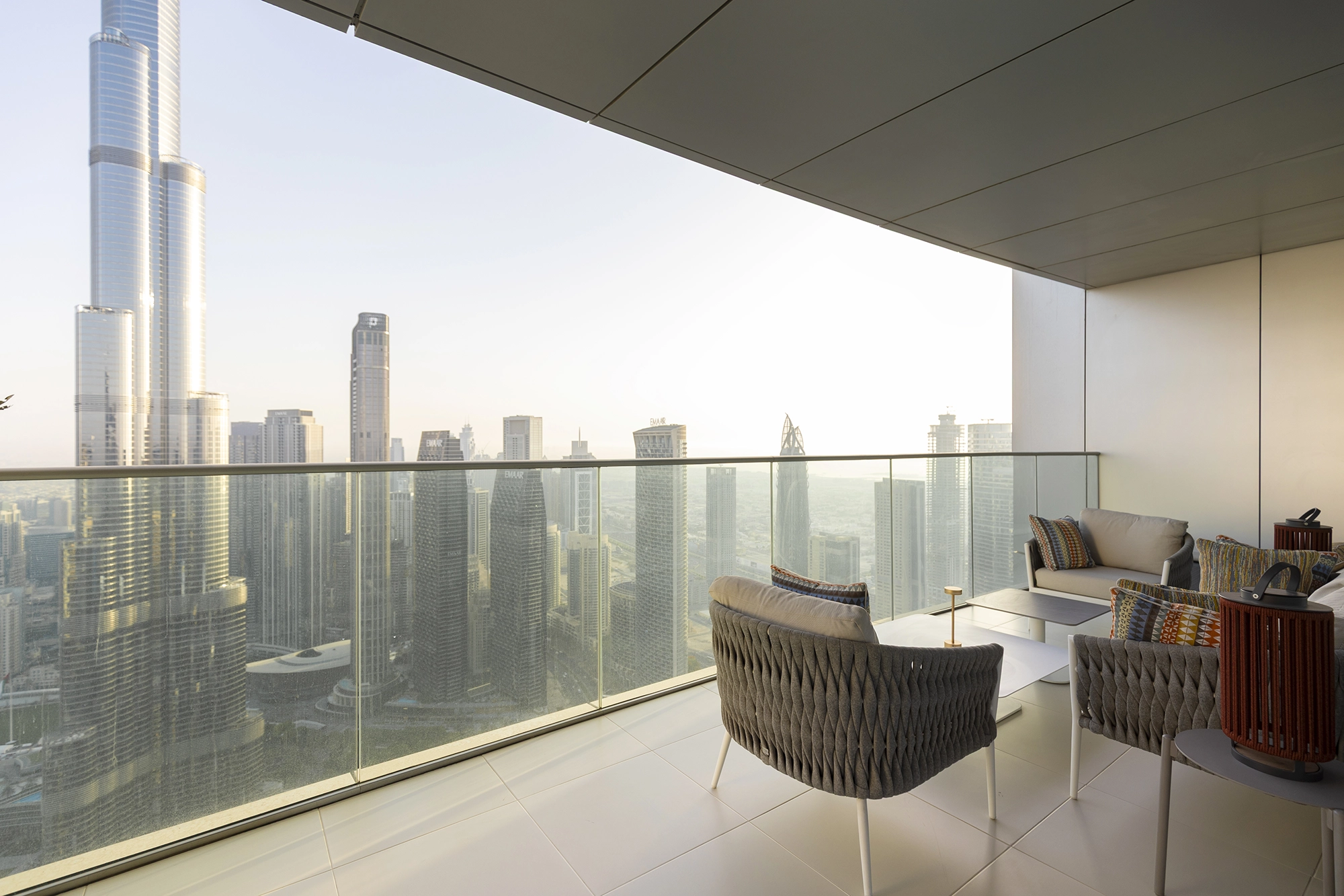 Professional Bayut property photography in Dubai showcasing a modern apartment interior and real estate listing images.